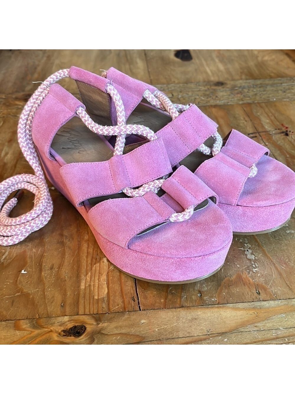 Bettye by Bettye Muller Daniela Taffy Pink Suede Rope Up Platform Sandals 6